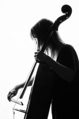 Isabel Gehweiler is a cellist and composer from Zurich